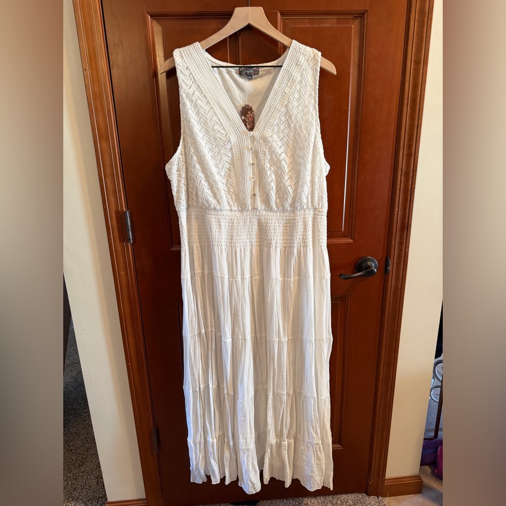 Chic White Sleeveless Maxi Dress